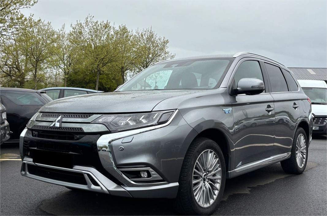 Mitsubishi Outlander VTC Levens - Vue avant
